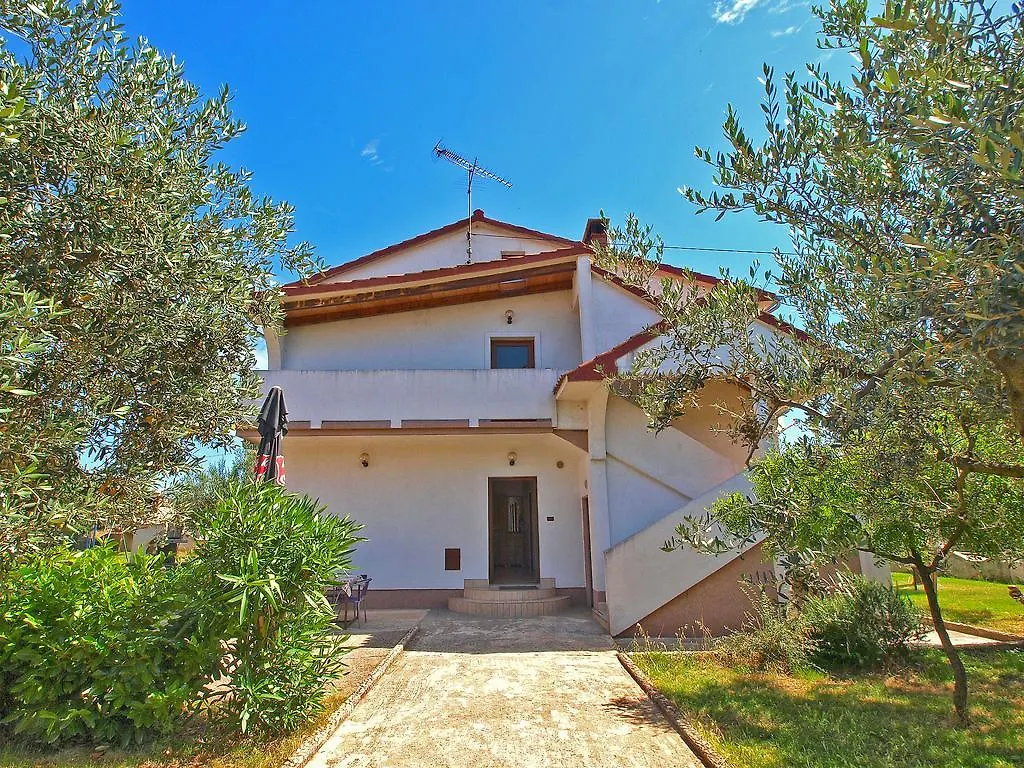 Apartment Claudio 1136 Galižana